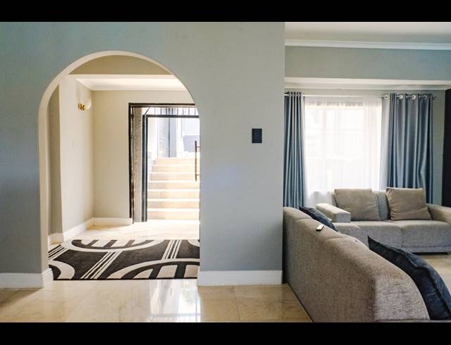 5 BEDROOM HOUSE SOLD IN RESERVOIR HILLS